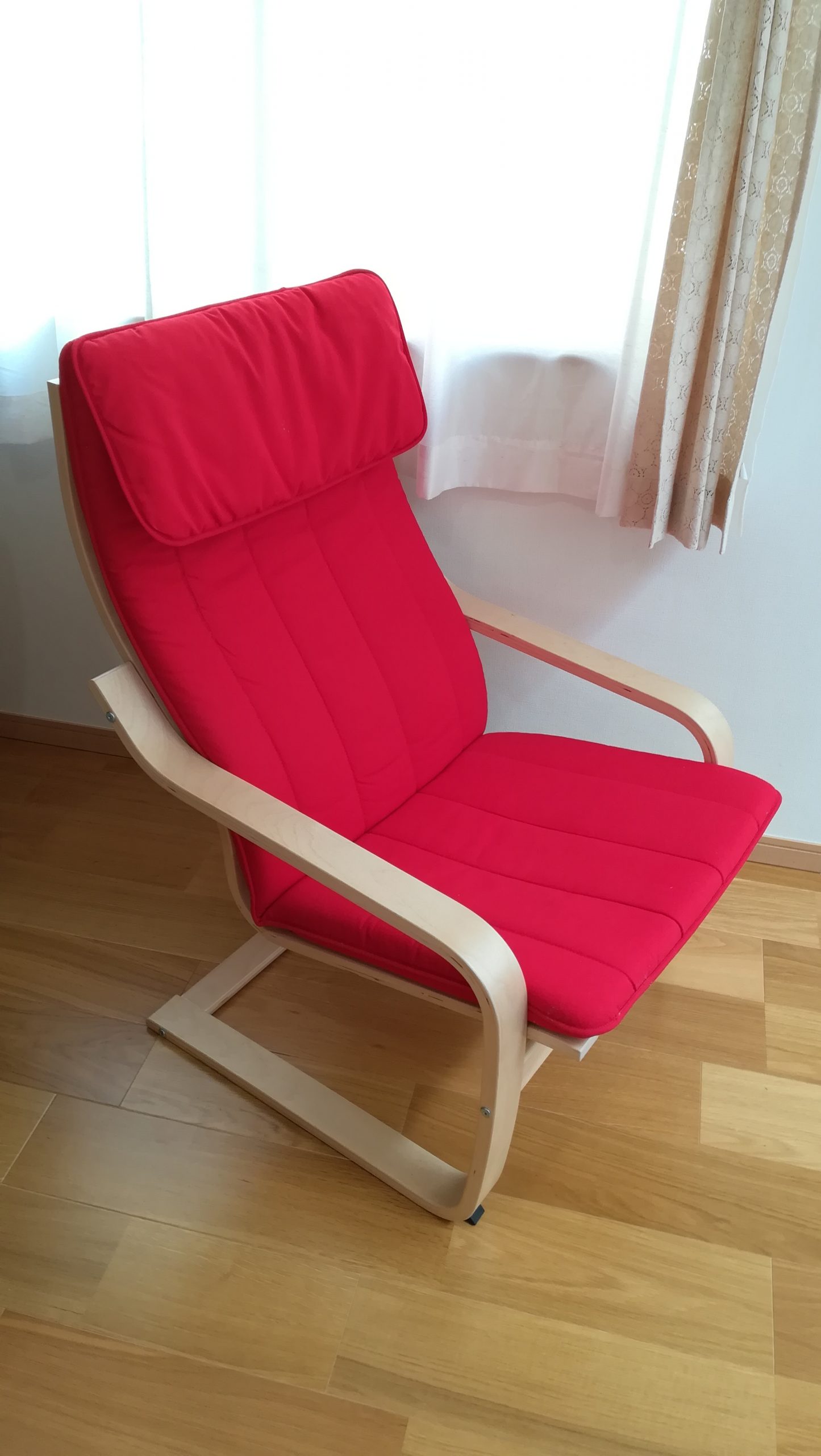 Ikea Poang ポエング ずっと欲しかったポエングを購入 組み立て方と座り心地をご紹介 サラリーマンの物欲生活 Ikea Poang ポエング ずっと欲しかったポエングを購入 組み立て方と座り心地をご紹介 サラリーマンの物欲生活