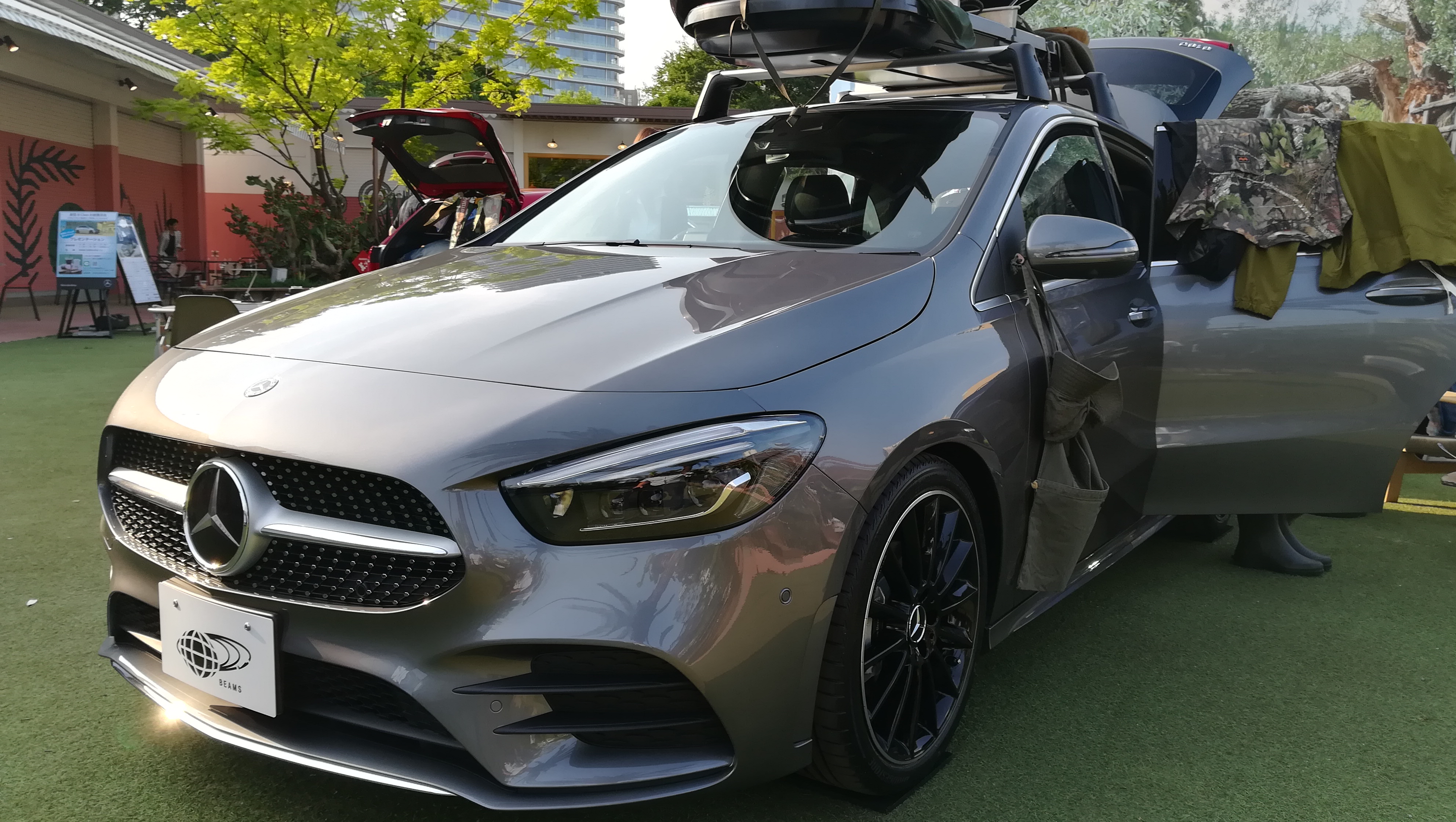 ベンツBクラスに付いていましたルーフキャリアです('◇')ゞ THULE スーリー メルセデスベンツ Eクラス ワゴン（S212 ルーレール